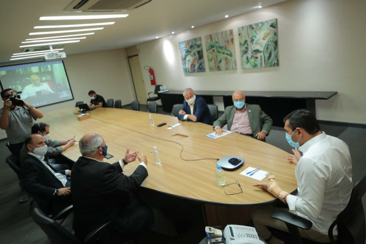 Empresários pressionam governador a reabrir comércio no Amazonas