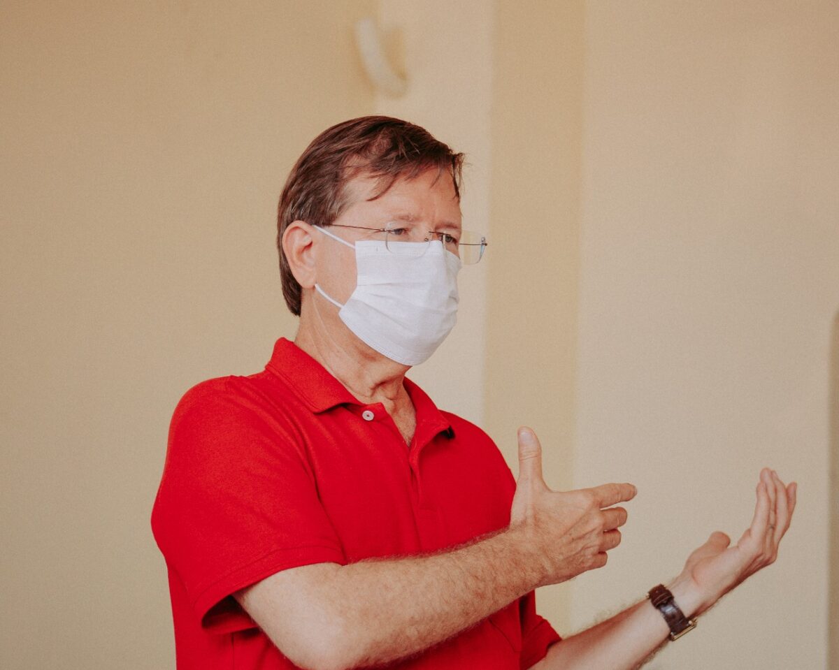Deputado do AM cobra de Bolsonaro uso de aviões da ONU e EUA para oxigênio