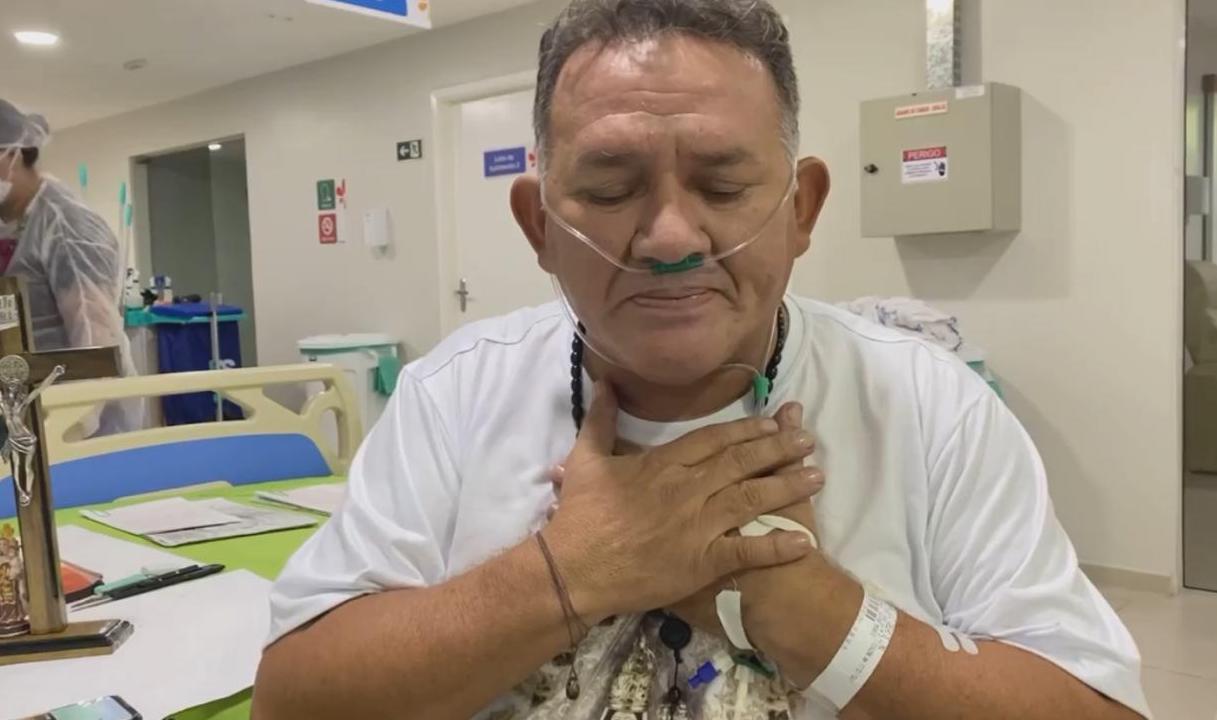 Internado, artista perde esposa e, no leito, faz vídeo comovente