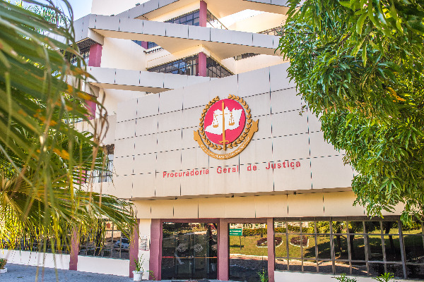 MP-AM quer bônus de R$ 12,5 mil sobre salário de até R$ 37,5 mil