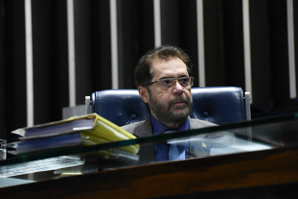 Plínio silencia na sabatina do Senado a Pazuello