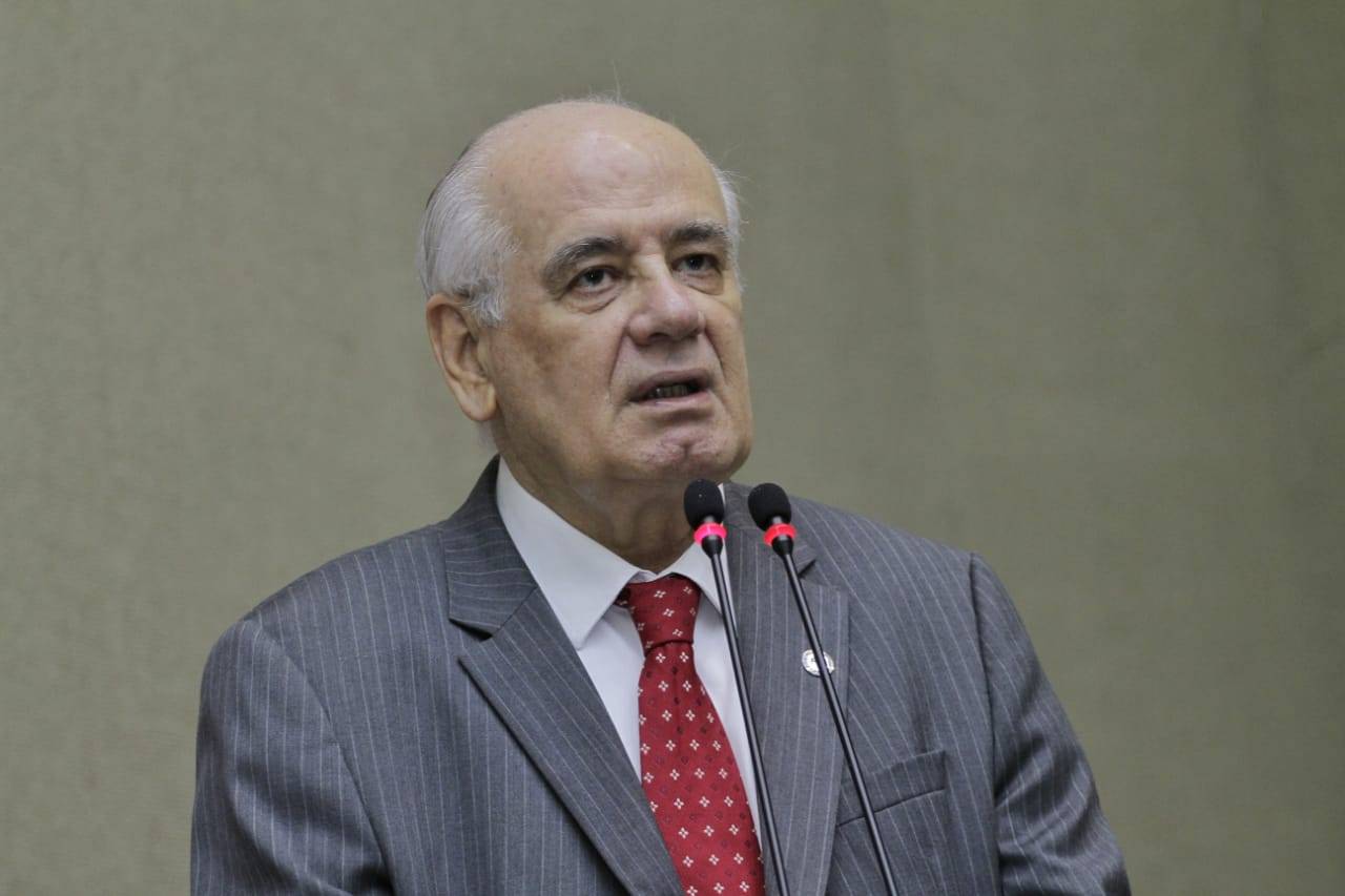Deputado do AM alerta que PEC Emergencial é golpe contra Receita