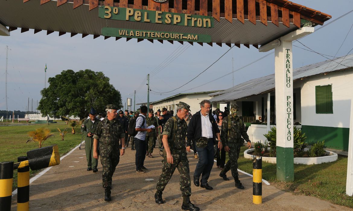 Saída de militares da fiscalização e birra de Bolsonaro preocupam Amazônia
