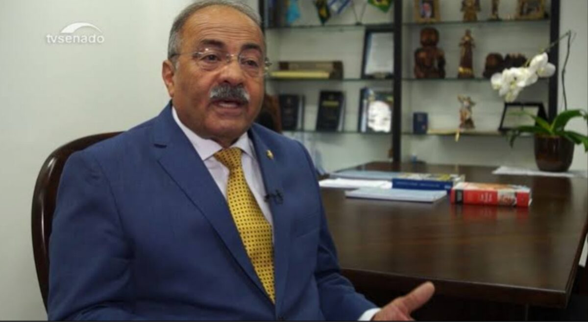 STF prorroga investigação sobre senador pego com R$ 33 mil na cueca