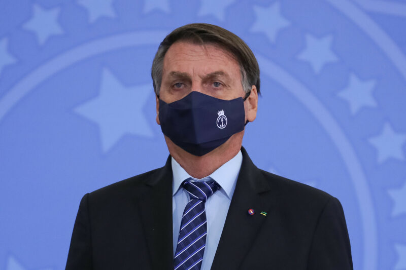 Prefeitos superam Bolsonaro na avaliaรงรฃo do combate ร pandemia