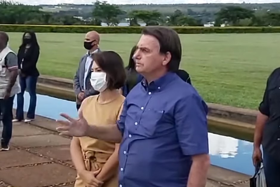 Cresce repúdio no AM a título dos deputados da ALE a Bolsonaro