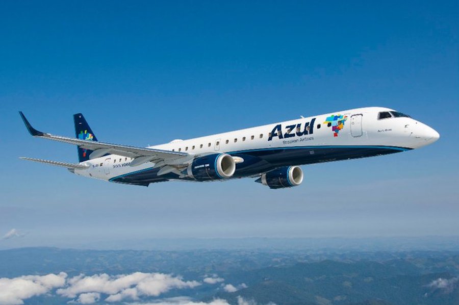 Anvisa vai cobrar Azul sobre aglomeração causada por Bolsonaro