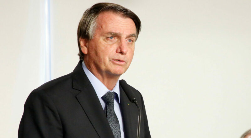 bolsonaro, promete, meio, bilhao, vacinas