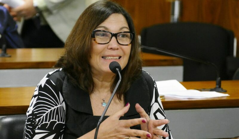 Bolsonarista Bia Kicis é alvo da PF por obstrução da CPI da fake news