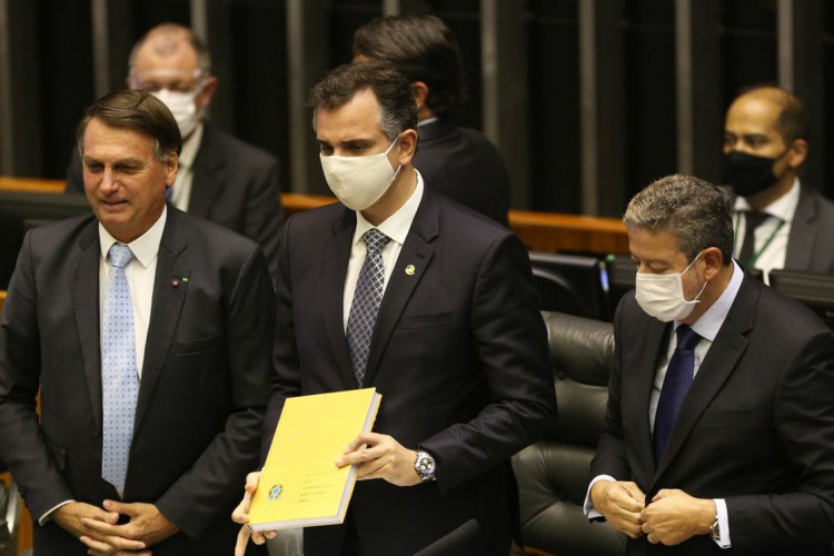 Centrão dá recado pela mídia