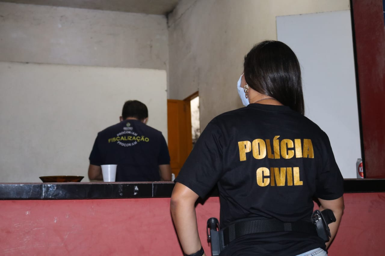 Polícia lacra estabelecimentos
