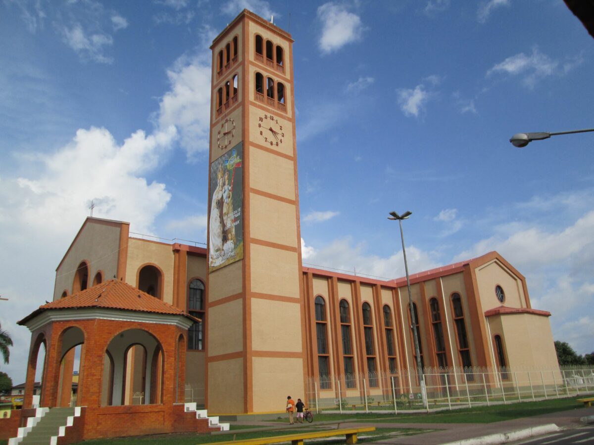 Sacristã da Catedral de Parintins sofre assalto dentro da sacristia