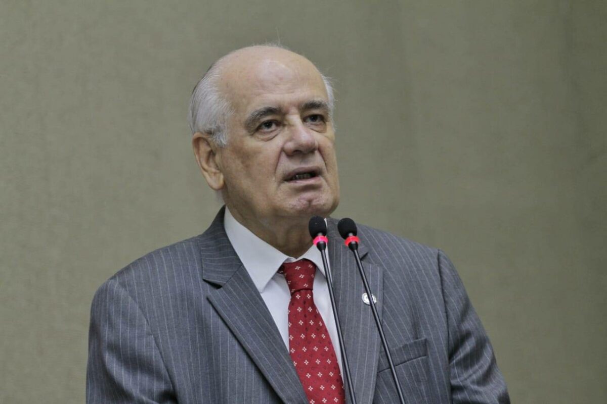 Deputado faz apelo por vacina em Manaus