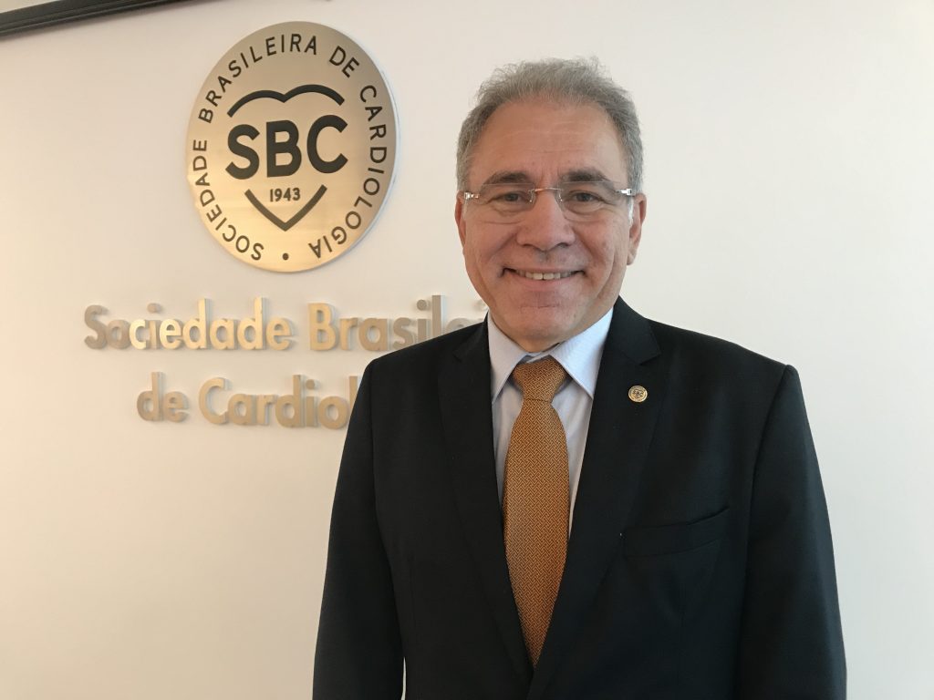Queiroga sinaliza que Bolsonaro segue 'ministro da Saúde', com cloroquina e tudo