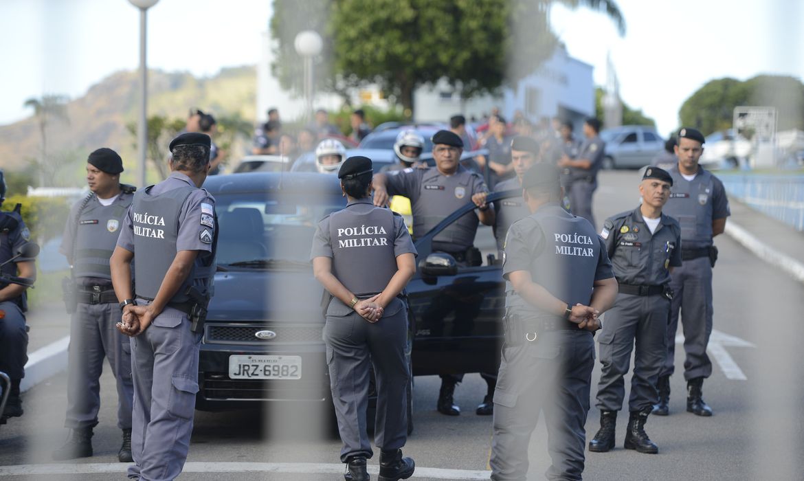 Policiais de todo o país