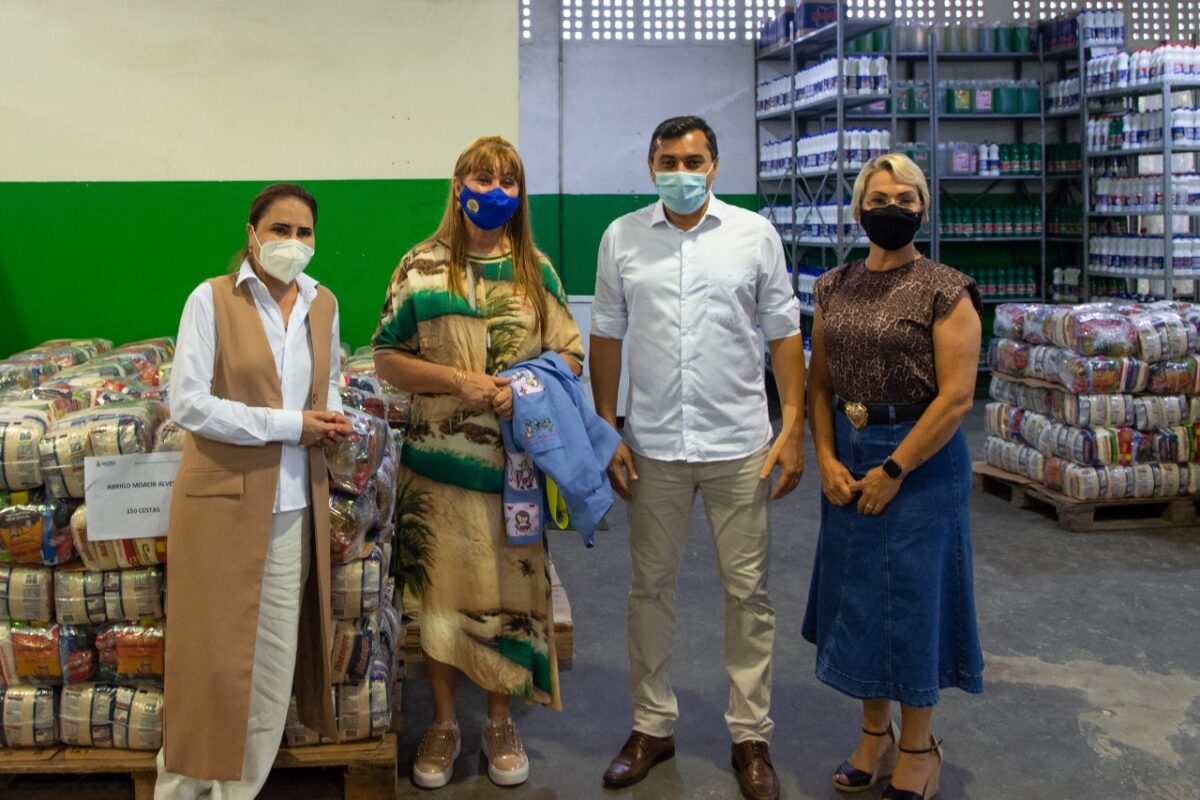 Rede Solidária distribui cestas básicas
