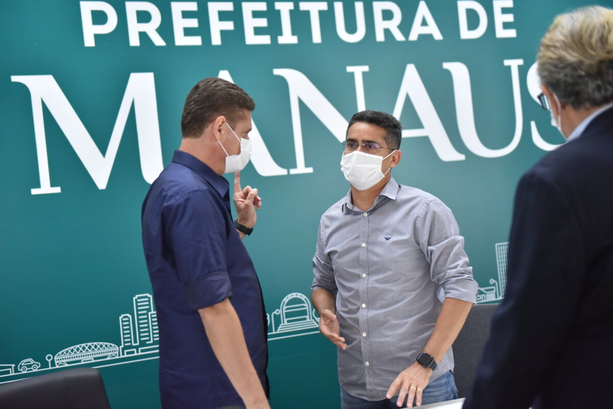 Em mais um evento com Rotta, David anuncia asfalto em Manaus