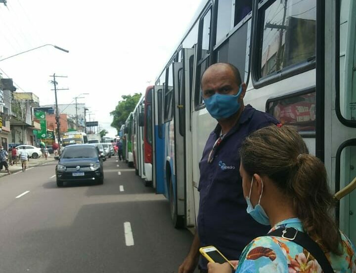 Rodoviários paralisam e cobram direitos trabalhistas atrasados