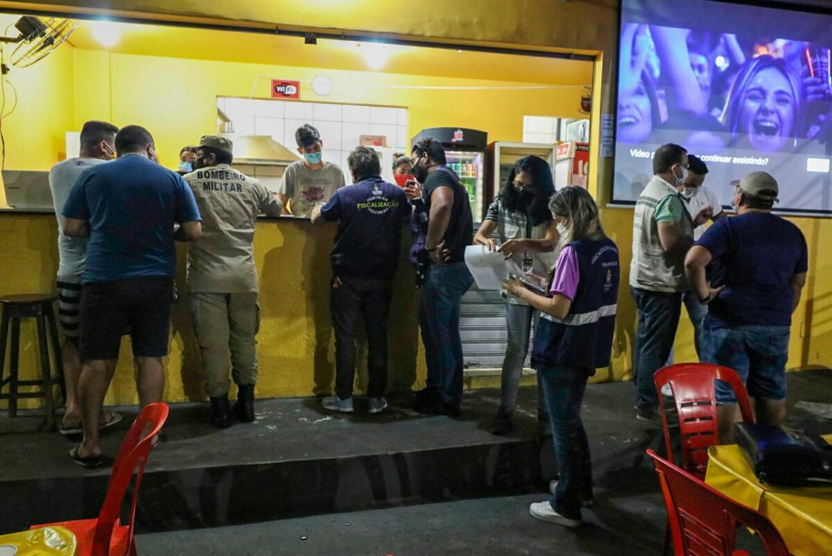 Estabelecimentos descumprem o decreto estadual durante feriado religioso