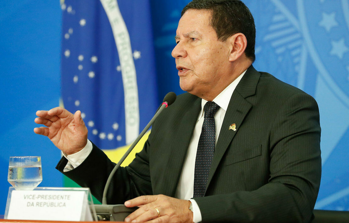 Mourão "sente" que vai ser tirado da reeleição de Bolsonaro
