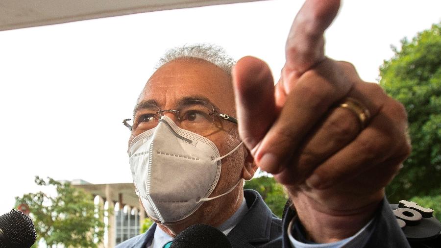 Ministro da Saúde pede que população fique em casa