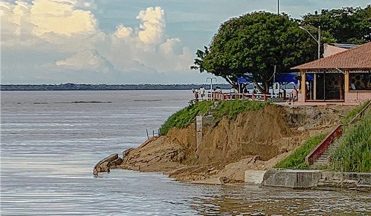 Muro de arrimo de Parintins
