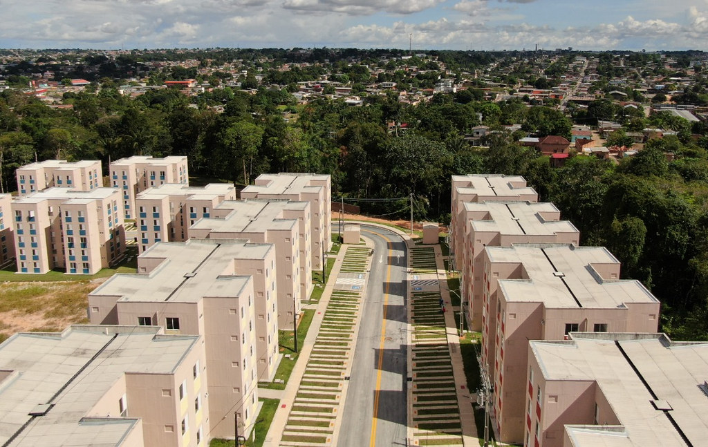Prefeito de Manaus anuncia que vai construir 5 mil moradias populares