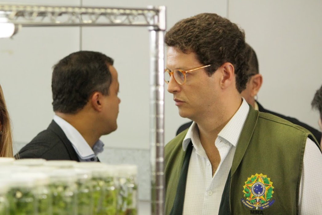PF faz buscas e apreensão em endereços de Ricardo Salles