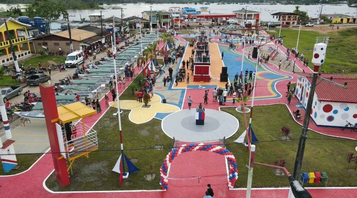 Eirunepé ganha praça revitalizada com recurso de emenda de Omar Aziz