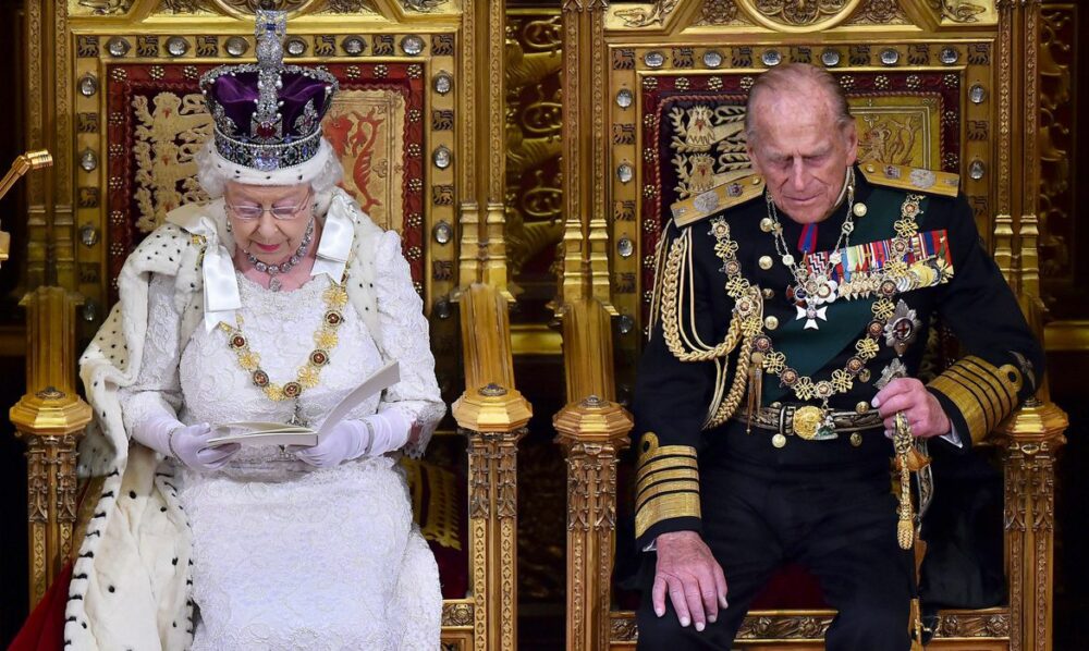 elizabeth_no_parlamento