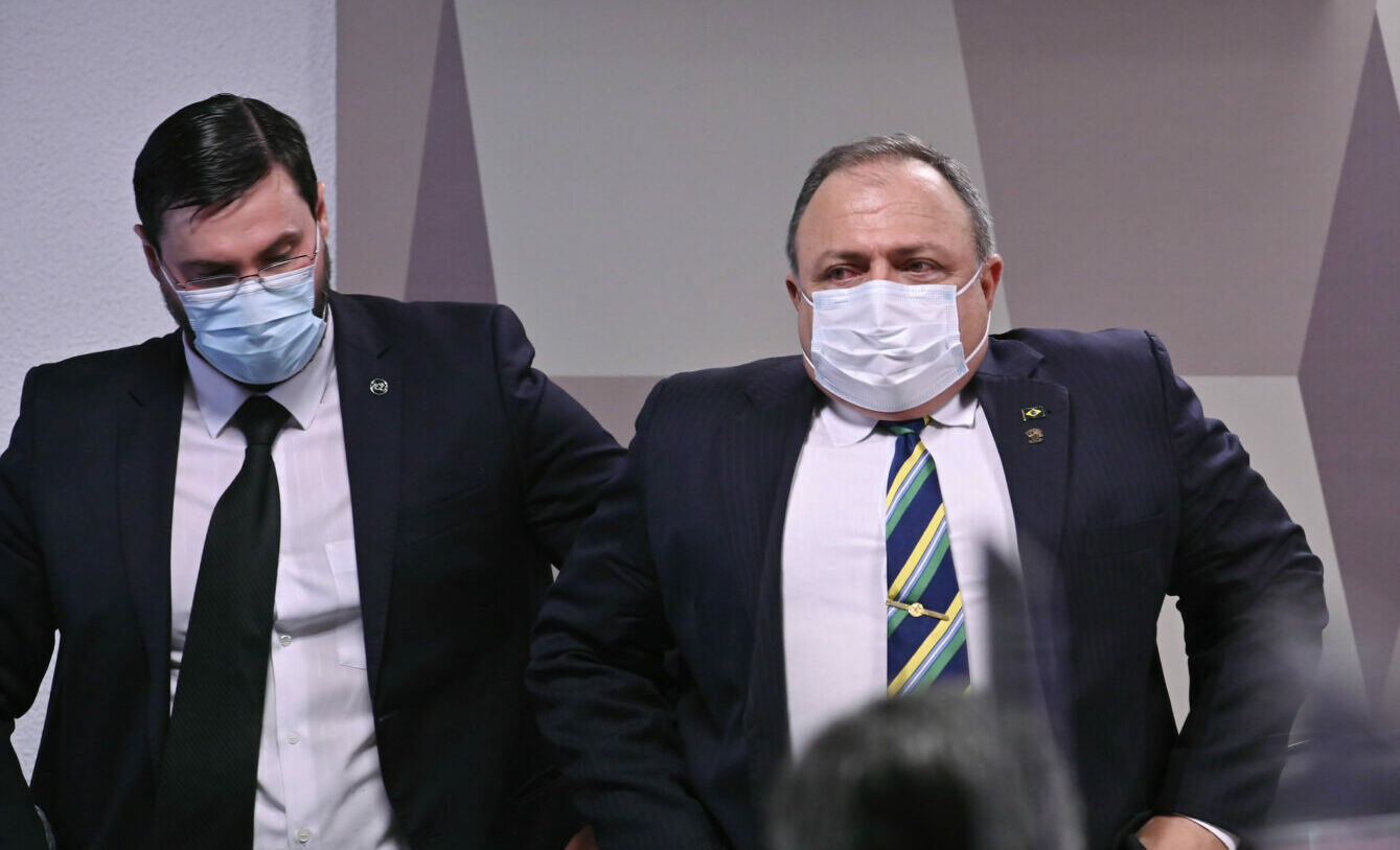 TCU adia julgamento das ações de Pazuello no Ministério da Saúde