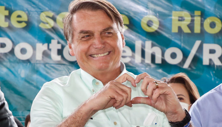 Bolsonaro melhora avaliação entre ricos e corre para crescer entre pobres