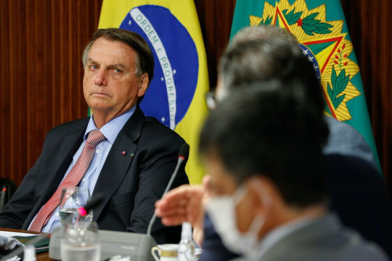 Vacina Covaxin Após ameaça à ZFM, Bolsonaro visita Amazonas às escondidas