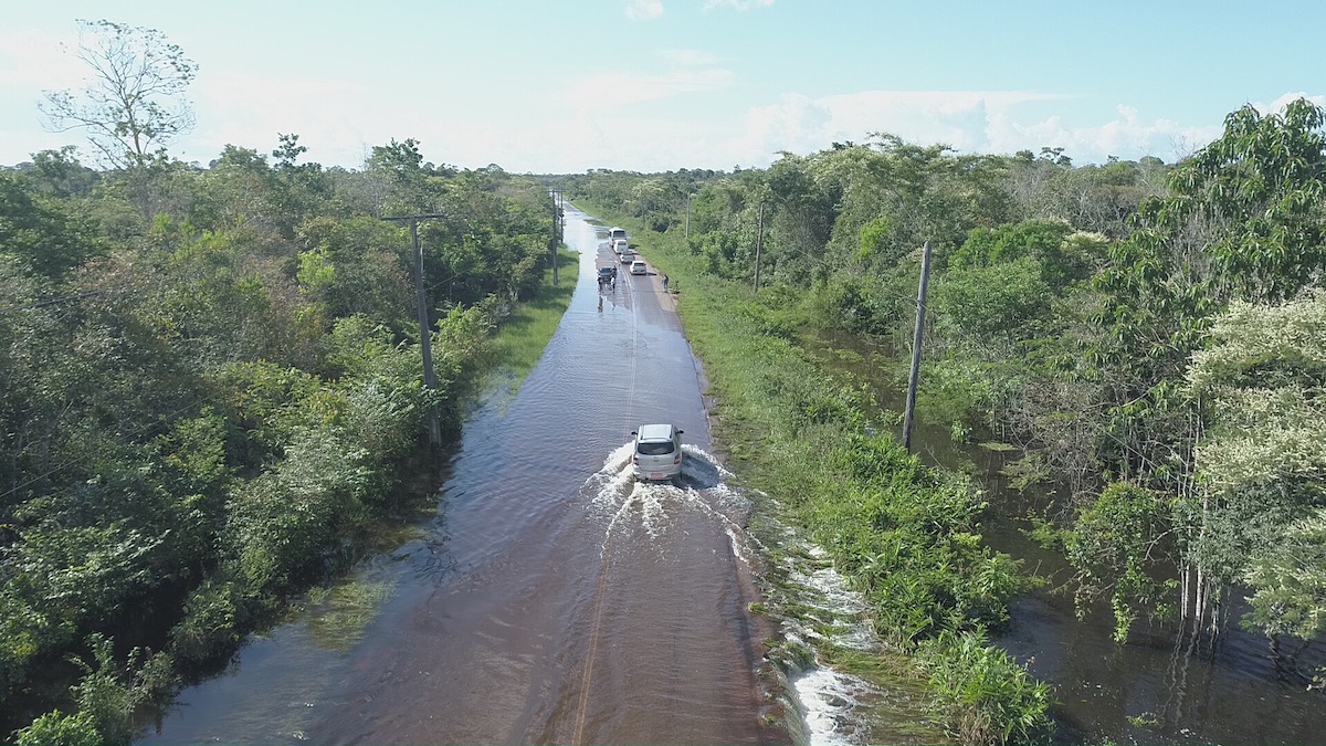 A BR-319 está na iminência de ser interditada a qualquer momento por causa da cheia do rio Solimões.