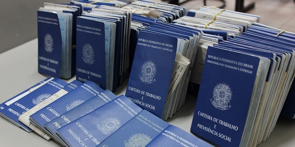 Desemprego bate maior taxa em nove anos da série histórica, diz IBGE