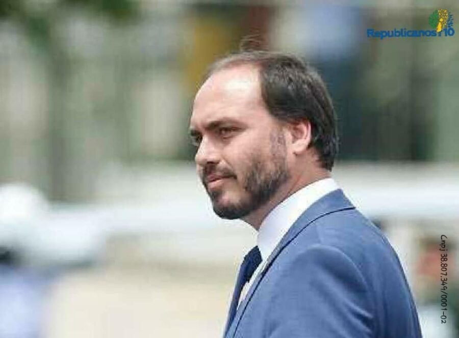 Cid diz à PF que Carlos Bolsonaro comandava gabinete do ódio