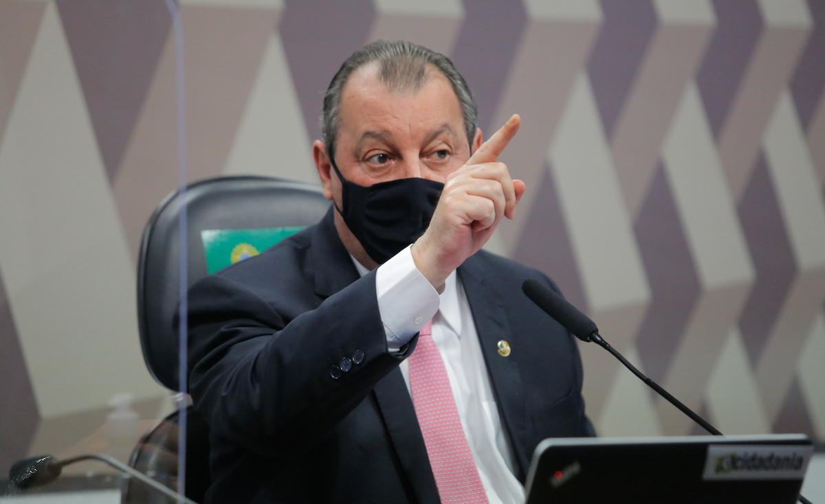Projeto prevê prisão a quem incentiva remédio sem aval da ciência