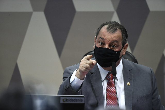 Omar Aziz reage ao presidente após ataques: “Está com medo?”, diz site