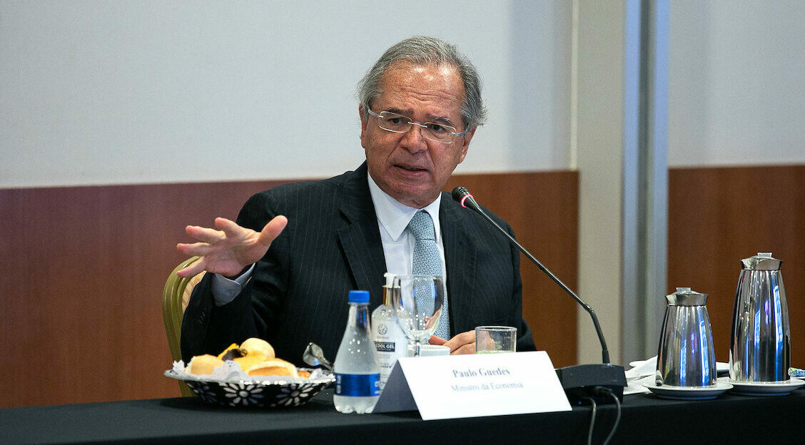 Guedes Guedes anuncia pacote de crédito a empresários