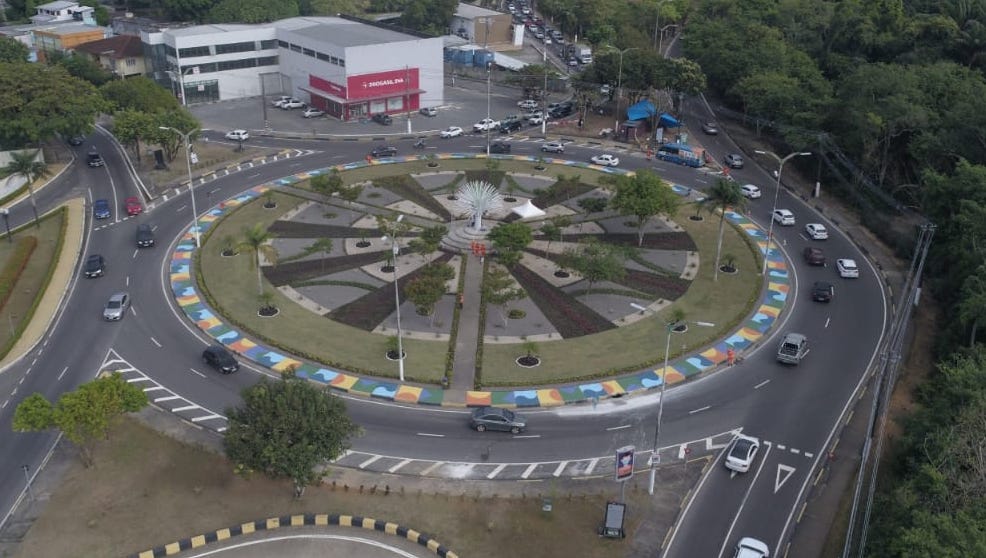 Praça Umberto Calderaro Bola das Letras