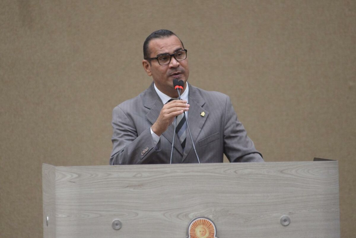Vereador apela por vacina para motoristas e cobradores de Manaus