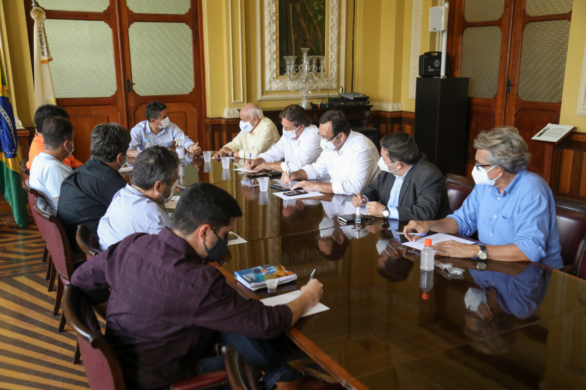 Prefeito anuncia projeto de garantia de incentivos a empresas da ZFM