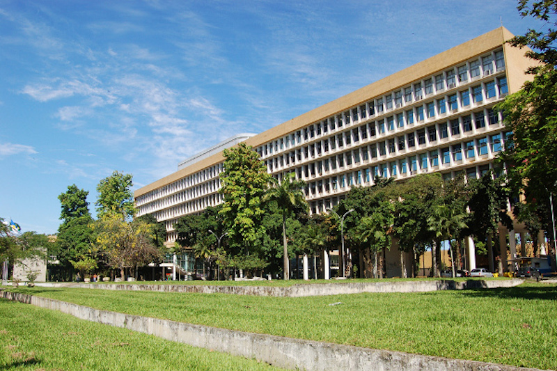 "A UFRJ fechará suas portas", diz reitora da instituição