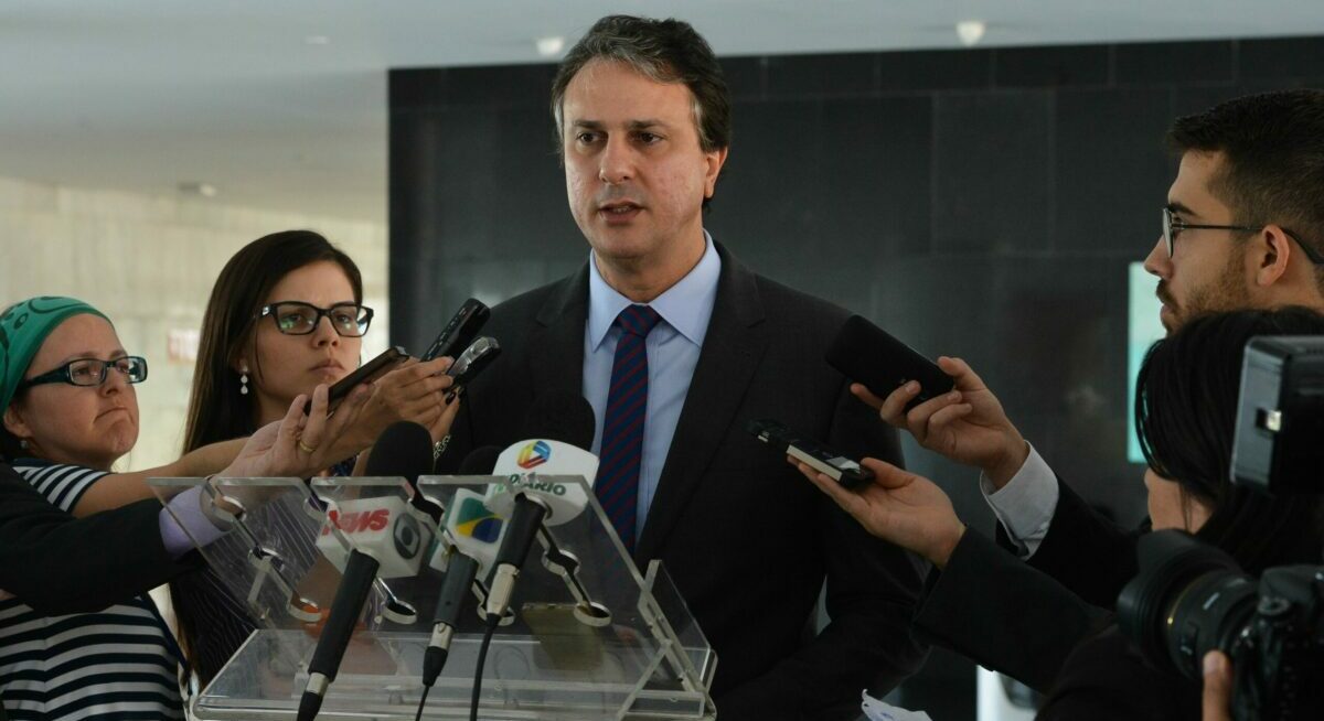 A reitores, governo anuncia R$ 300 milhões às universidades federais