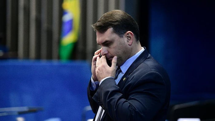 Relatório que chega ao MPRJ cita F. Bolsonaro em movimentações atípicas