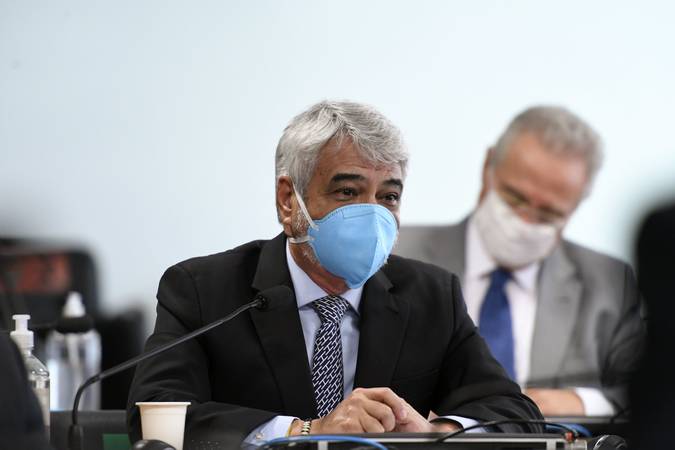 Senador do PT diz que Manaus fez parte de um experimento de Bolsonaro