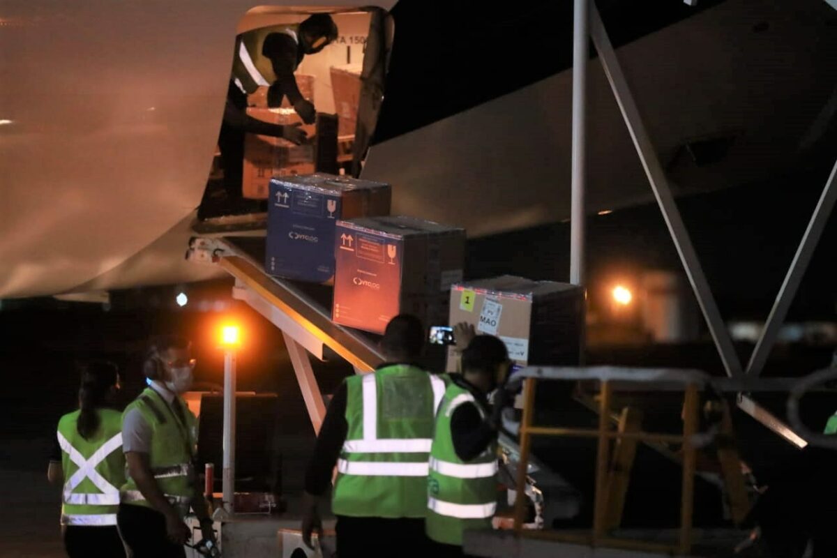 Governo do Amazonas recebe mais de 37 mil doses de vacina da Pfizer