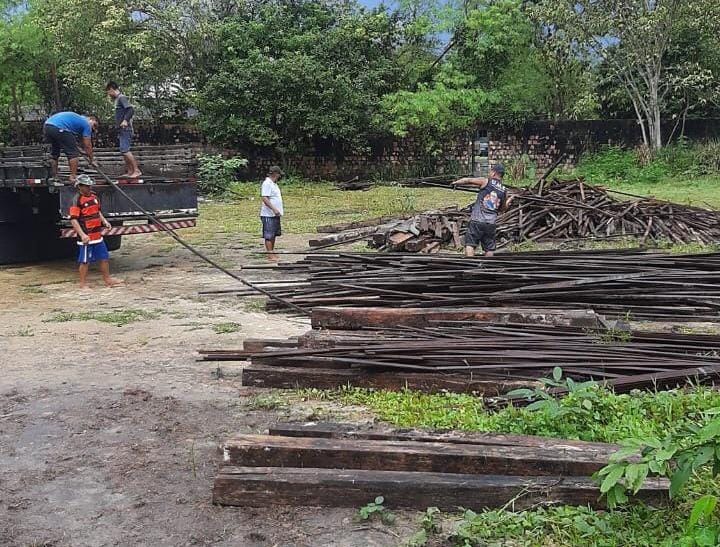 Comunidades indígenas de Manaus recebem madeira do Governo do Amazonas