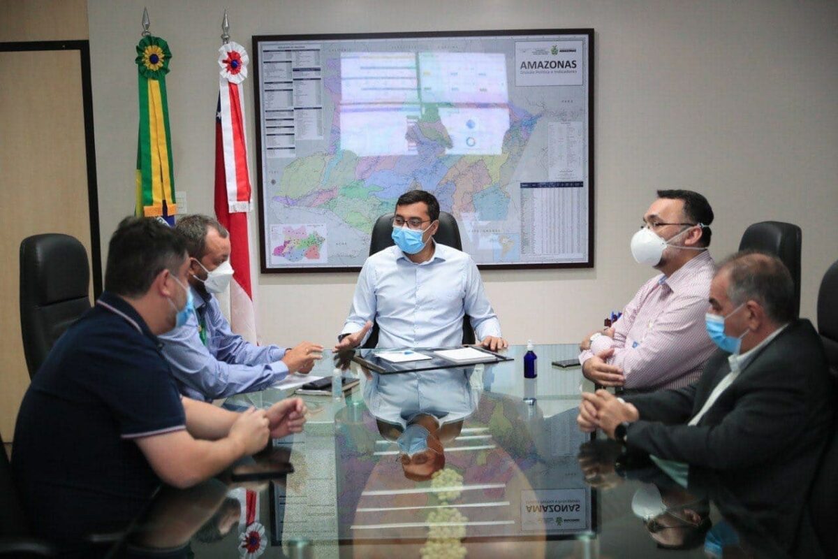 Mutirão vacina pessoas a partir de 30 anos em Manacapuru e Novo Airão