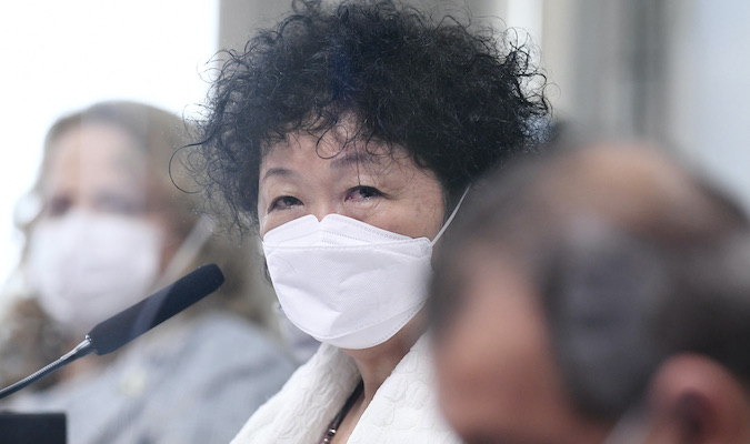 Depois de médica, assessora processa membros da presidência da CPI